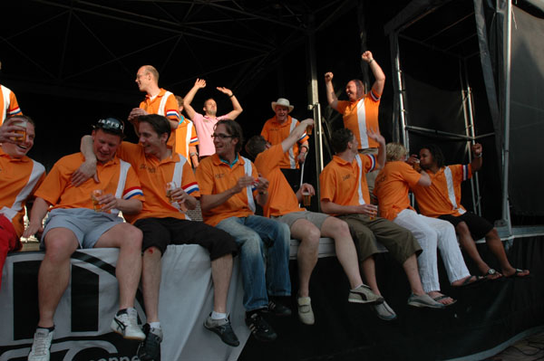 Kamp. 06 (3) 107