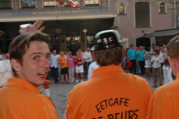 Kamp. 06 (3) 129