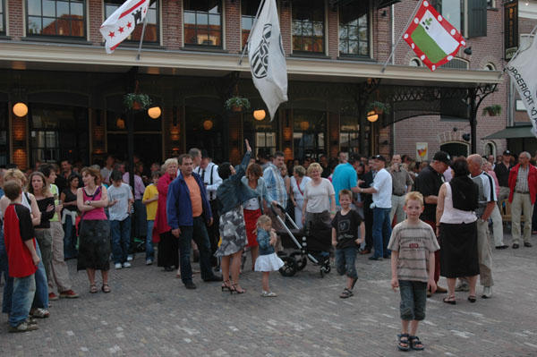 Kamp. 06 (3) 200