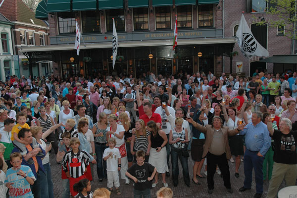 Kamp. 06 (3) 204
