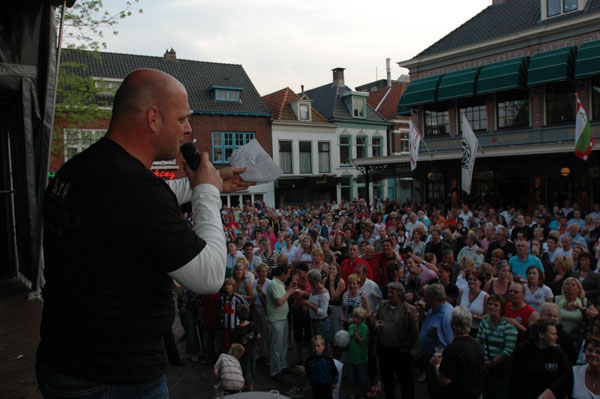 Kamp. 06 (3) 208