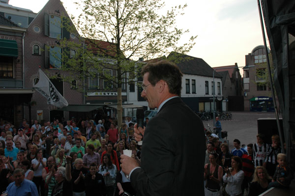 Kamp. 06 (3) 210