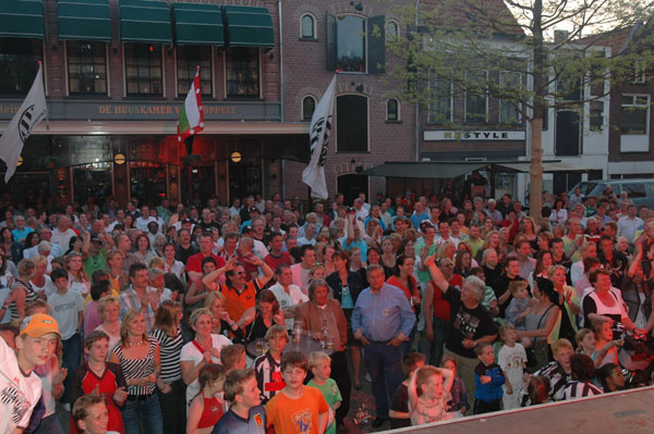 Kamp. 06 (3) 294