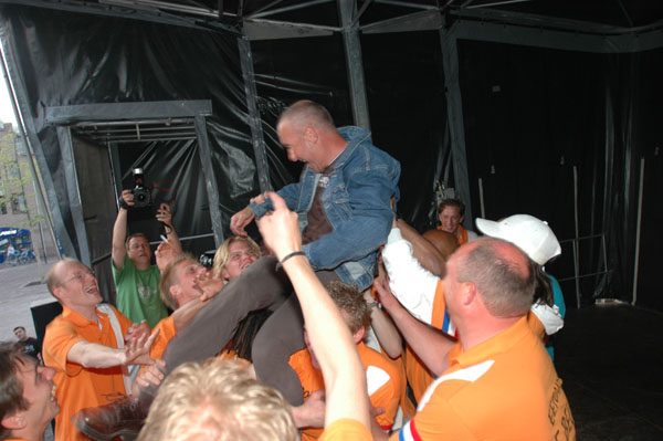 Kamp. 06 (3) 310