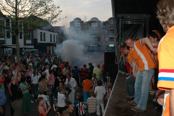 Kamp. 06 (3) 327