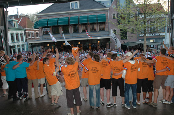 Kamp. 06 (3) 351