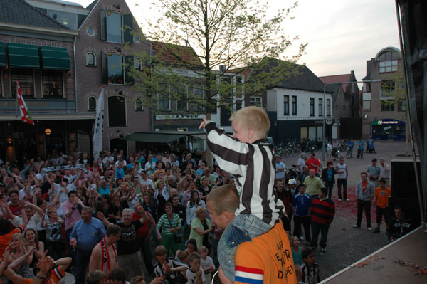 Kamp. 06 (3) 363
