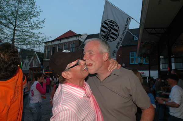 Kamp. 06 (3) 384