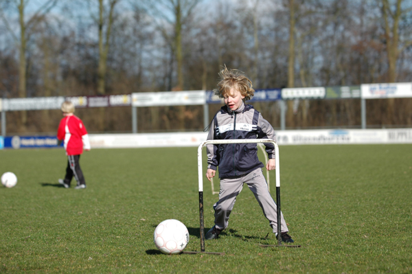 Het bekende poorten, maar dan door een poortje 009kopie