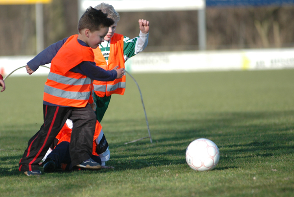 Daar is de bal. 072kopie