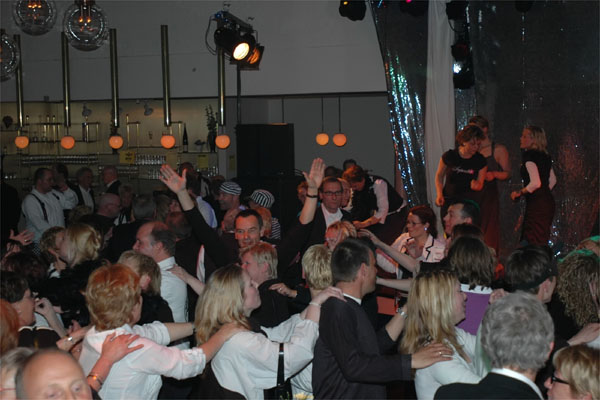 Revue ''Zo zwart wit kan het ook'' MSC 95 jaar (2) 158 filtered