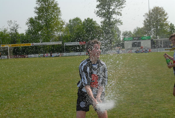 Dames 1 Kamp. 100