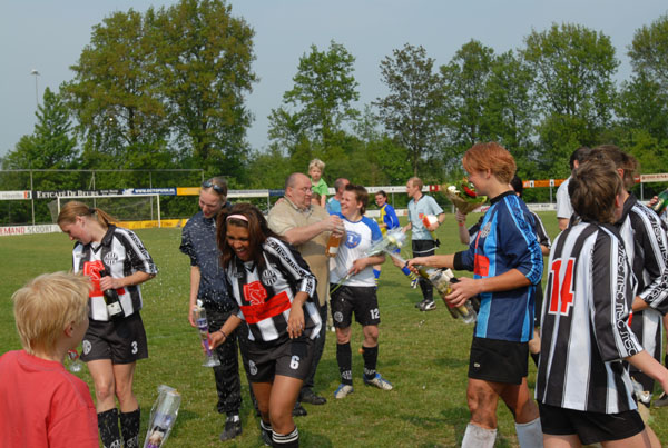 Dames 1 Kamp. 120