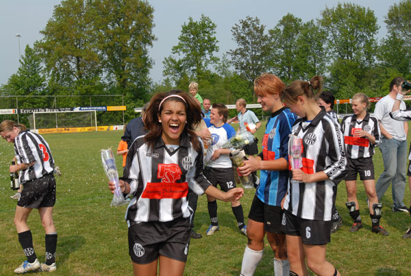 Dames 1 Kamp. 121