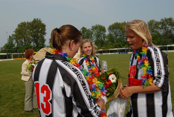 Dames 1 Kamp. 158